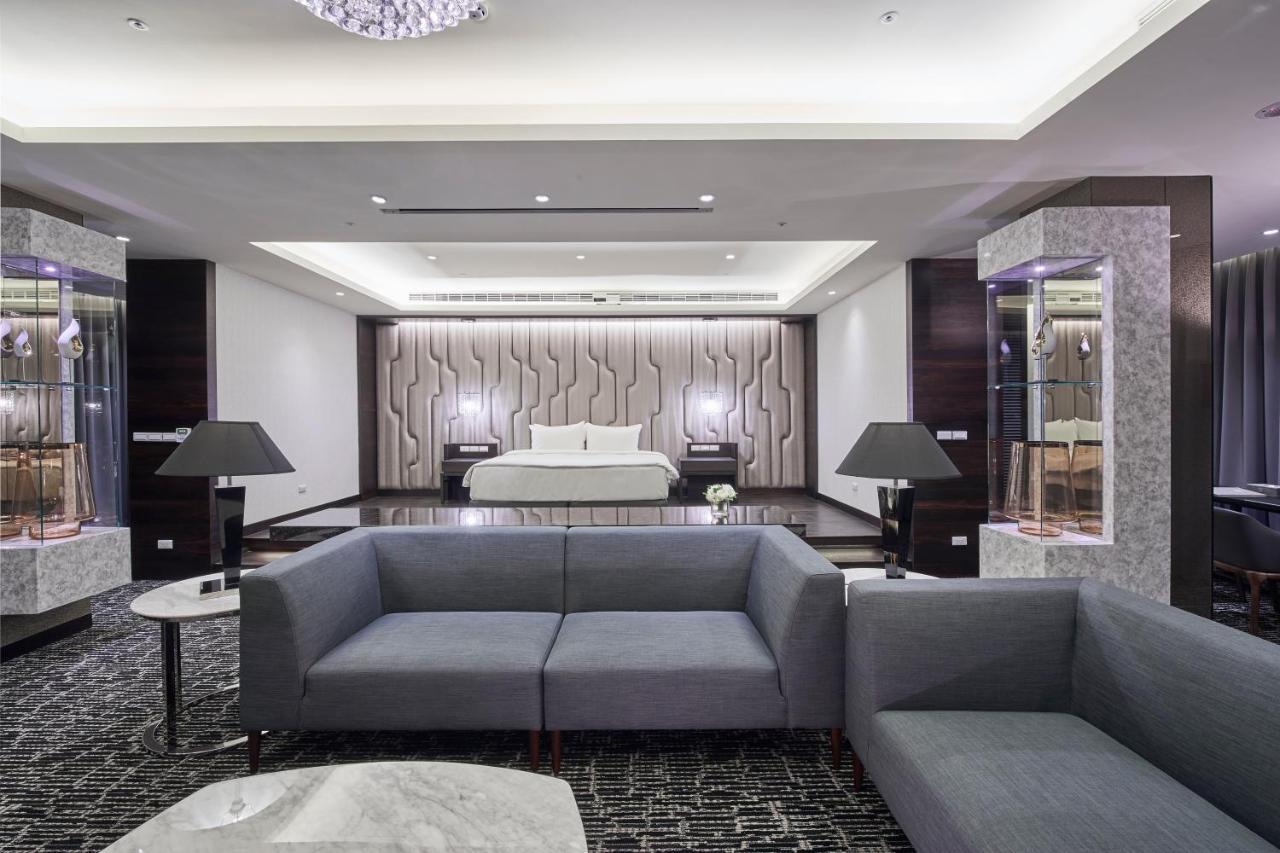 그랜드 베이 리조트 헝춘 외부 사진 The interior of the hotel
