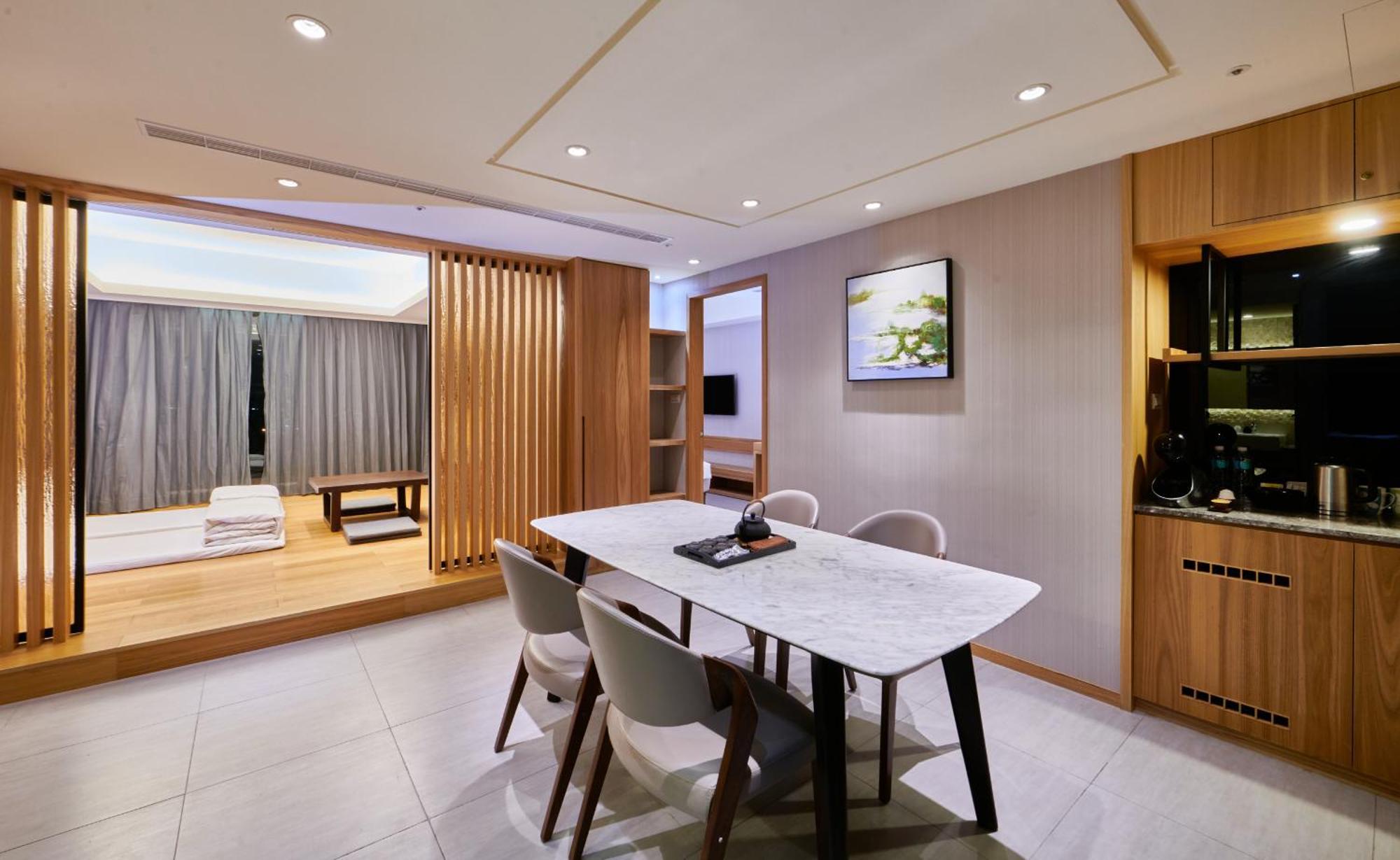 그랜드 베이 리조트 헝춘 외부 사진 A suite at the hotel